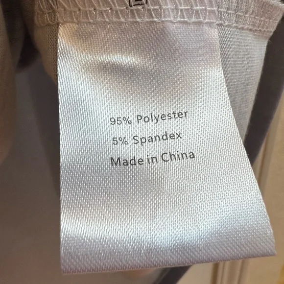 Stevie Nicks Gray Graphic T-Shirt with Iconic Print - Picture 4 of 5